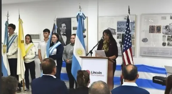 Homenaje a Abraham Lincoln en el 159° aniversario de su fallecimiento