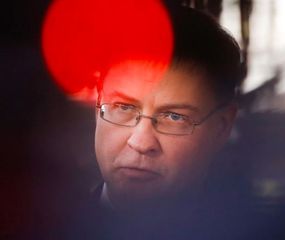 Bruselas denuncia a China por sus sanciones comerciales a Lituania
