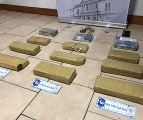 Incautan 11 kilos de marihuana