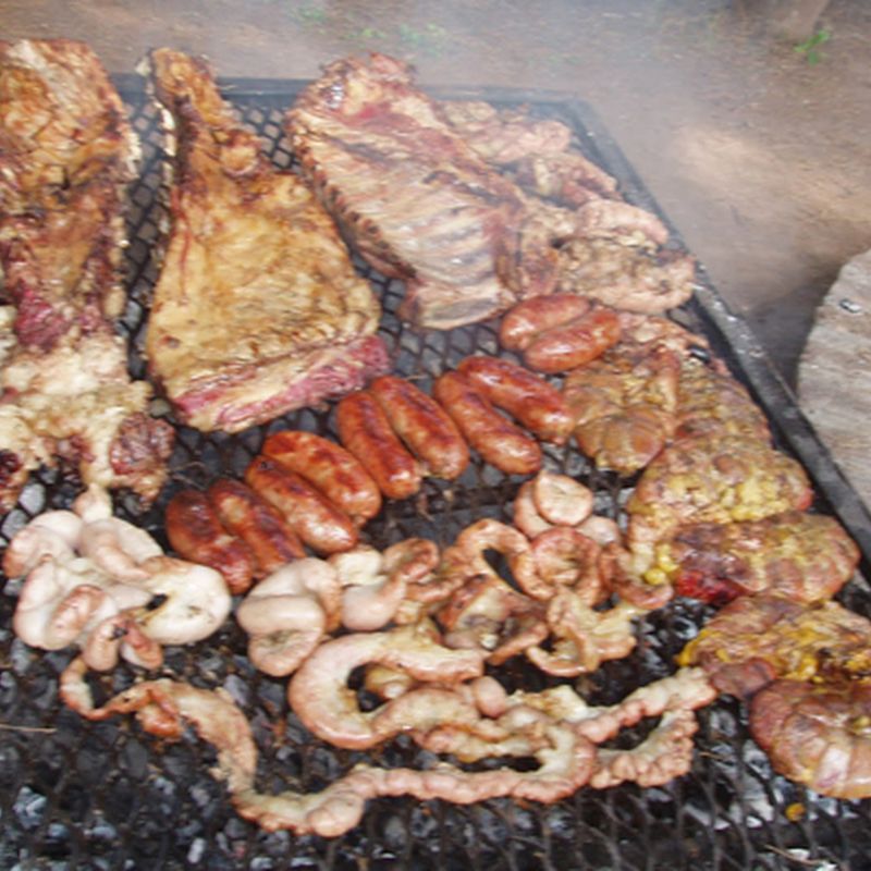 Los argentinos inventaron la carne a la parrilla? Así fue el origen del  asado argentino