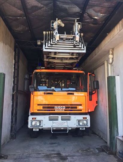 Los Bomberos presentan una escalera mecánica