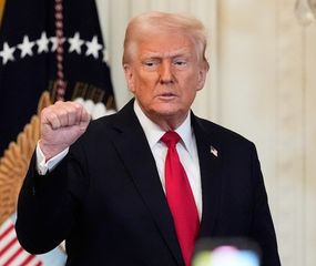 Trump busca perpetuarse en el poder y quiere un tercer mandato
