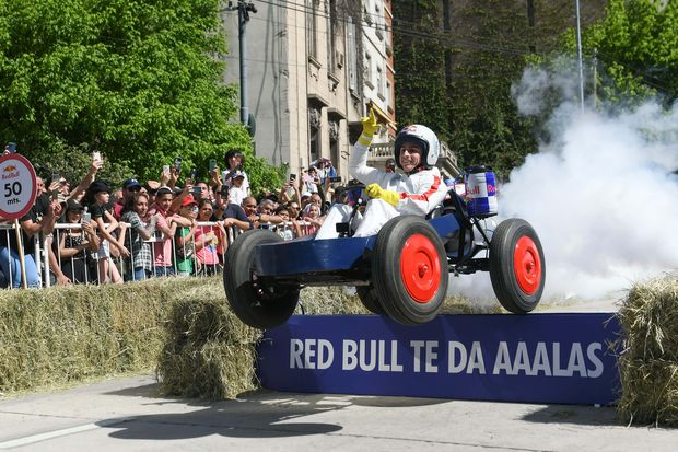 Fotogalería: las mejores imágenes de la carrera de autos locos en el centro porteño