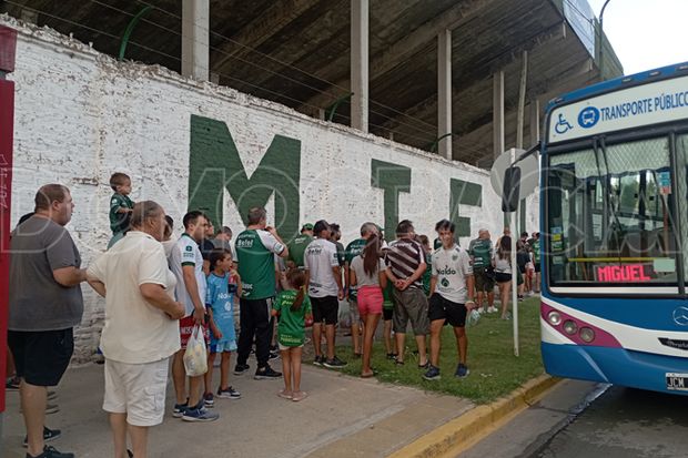 Sarmiento no pudo quebrar el cero ante Montevideo City Torque y empató ambos partidos