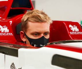 Mick Schumacher debutaría en la escudería Alfa Romero