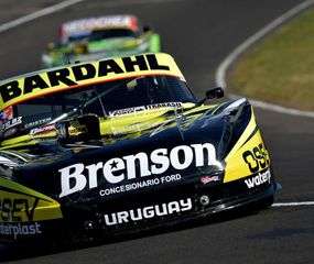 Mauricio Lambiris completó la gran fiesta del “Gurí” Martínez en Paraná