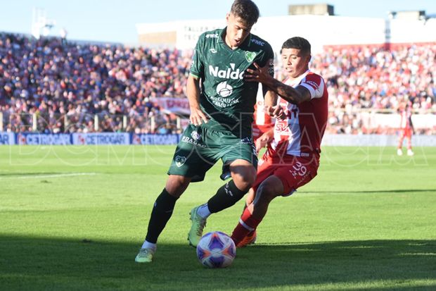 Sarmiento aprovechó el momento de Unión y logró su segundo triunfo como visitante