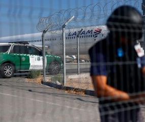 Asalto comando y tiroteo con dos muertos en el aeropuerto de Santiago de Chile