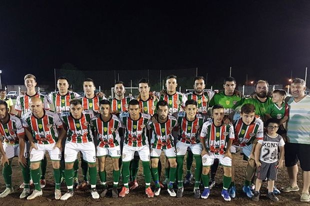El Club Atlético Ambos Mundos es el campeón de la edición 2020 del Torneo Nocturno.
