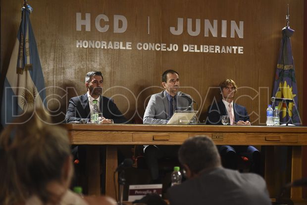 En un discurso con fuerte tono político, Petrecca reclamó la terminación de las obras en Junín