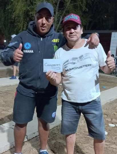 En caballeros libres fueron campeones Juan Manuel Barrera y Javier Mendoza.