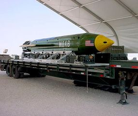 Estados Unidos lanzó la "madre de todas las bombas" sobre un blanco del EI