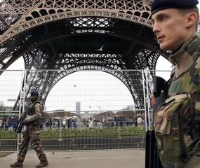 Francia se blinda para vigilar los festejos de Año Nuevo