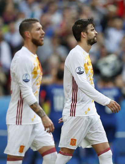 Piqué y Sergio Ramos, enfrentados por el referéndum en Cataluña