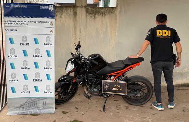 Un joven fue aprehendido con una moto robada, un arma y marihuana