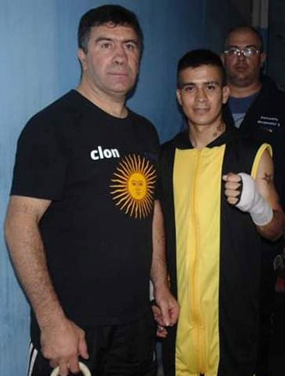 Maximiliano Rodrigo Giles junto a su entrenador, Jorge Alberto Carballo.