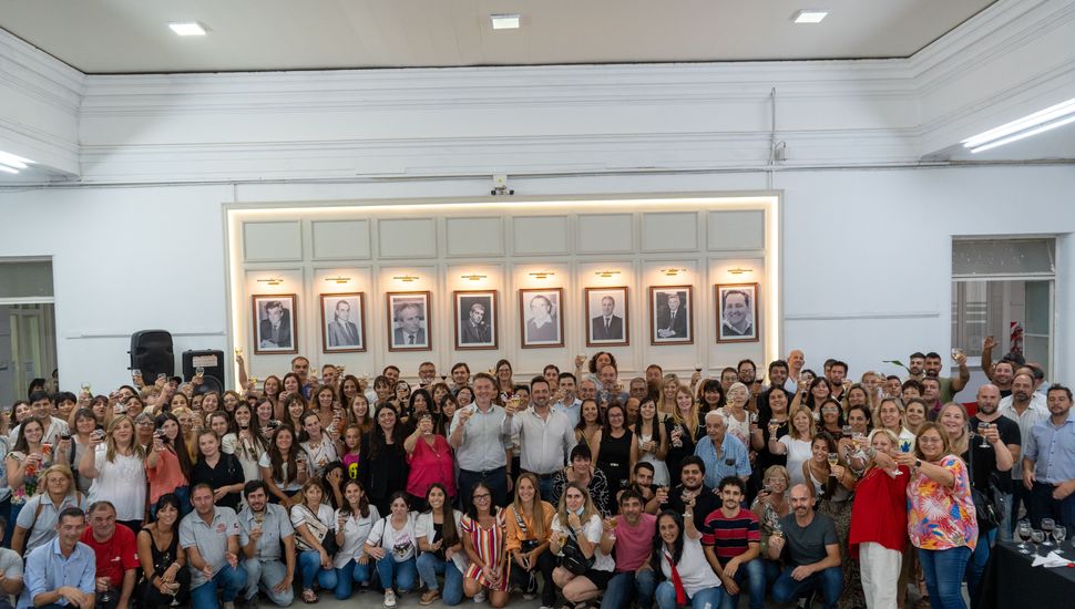 Aiola realizó el brindis de fin de año junto a empleados municipales