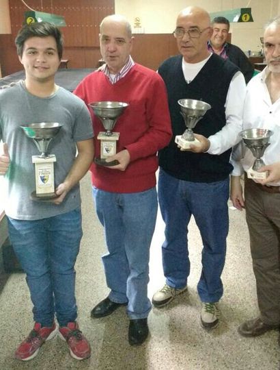 Porcel (izquierda), Savia, Sergio Foresi y Forti (derecha), los cuatro primeros del Regional de billar jugado en Río Cuarto.