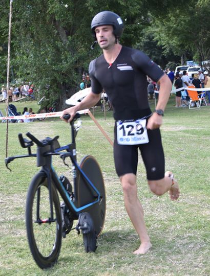 Alejo Castelazzi, emprendiendo la parte de bicicleta.