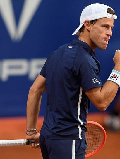 Diego Schwartzman avanza en el torneo de Barcelona.