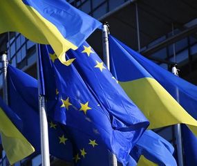 La UE otorga el estatus de países candidatos a Ucrania y Moldavia