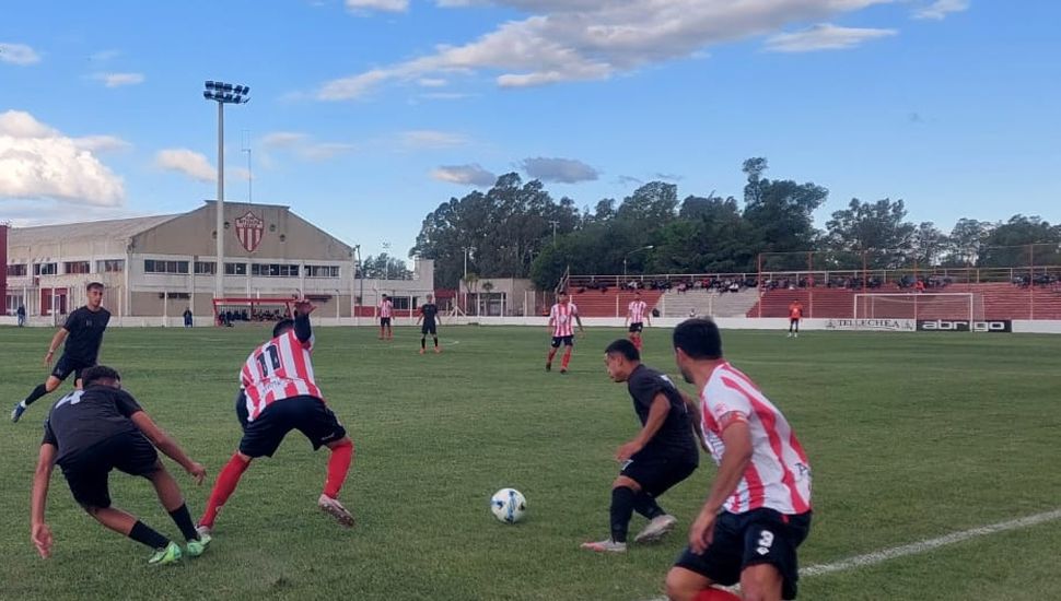 Partido luchado en El Coliseo linqueño.