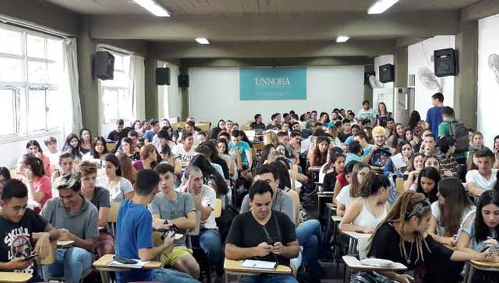 Estudiar en Junín ya ronda los $ 25 mil por mes para los jóvenes de la Región - Diario Democracia