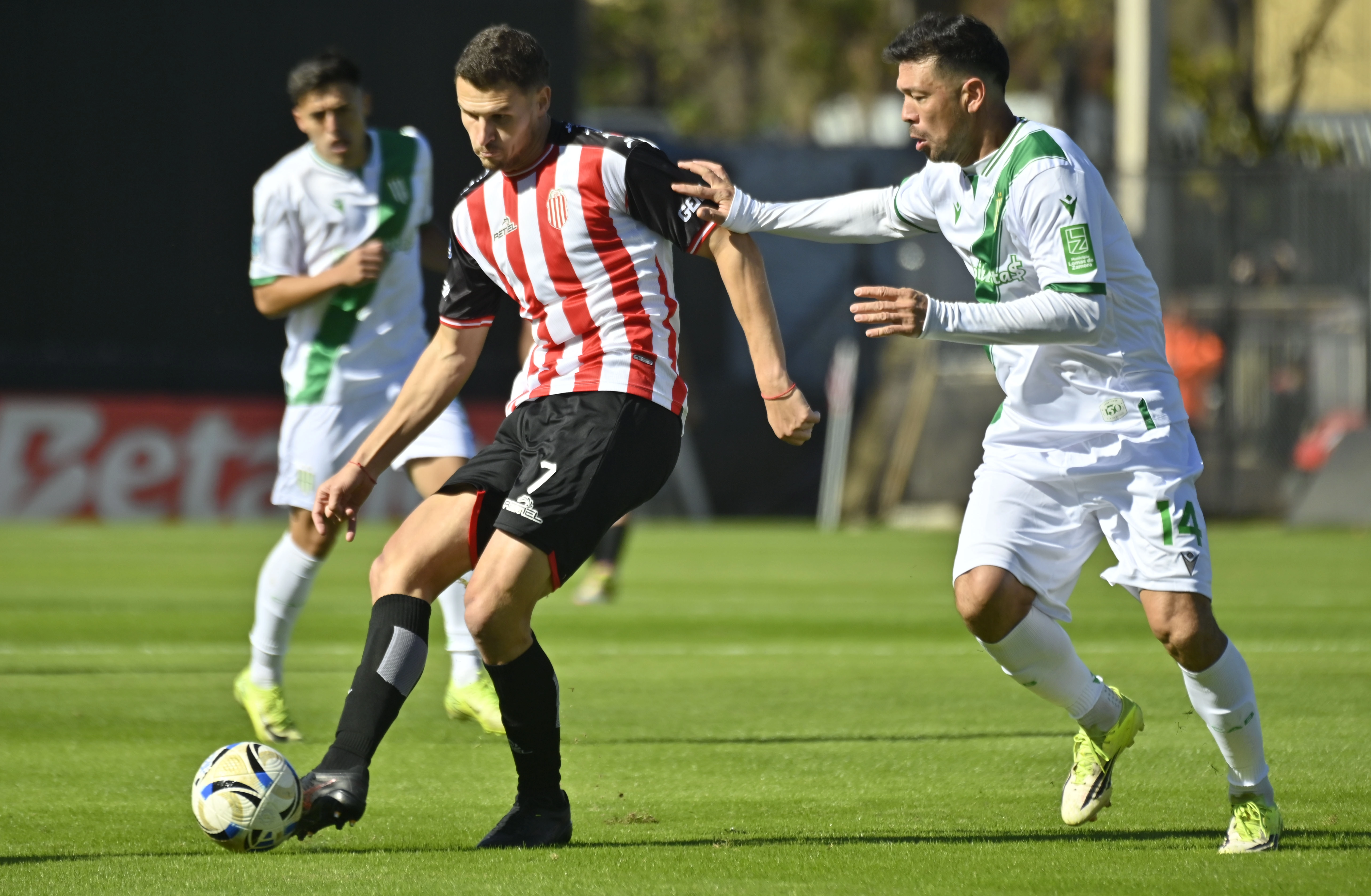 Barracas perdió con Banfield y ya no depende de sí mismo para la ...