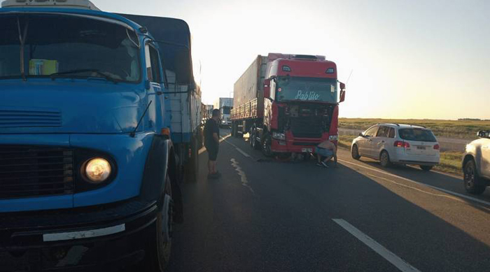 Choque entre dos camiones en Ruta 7