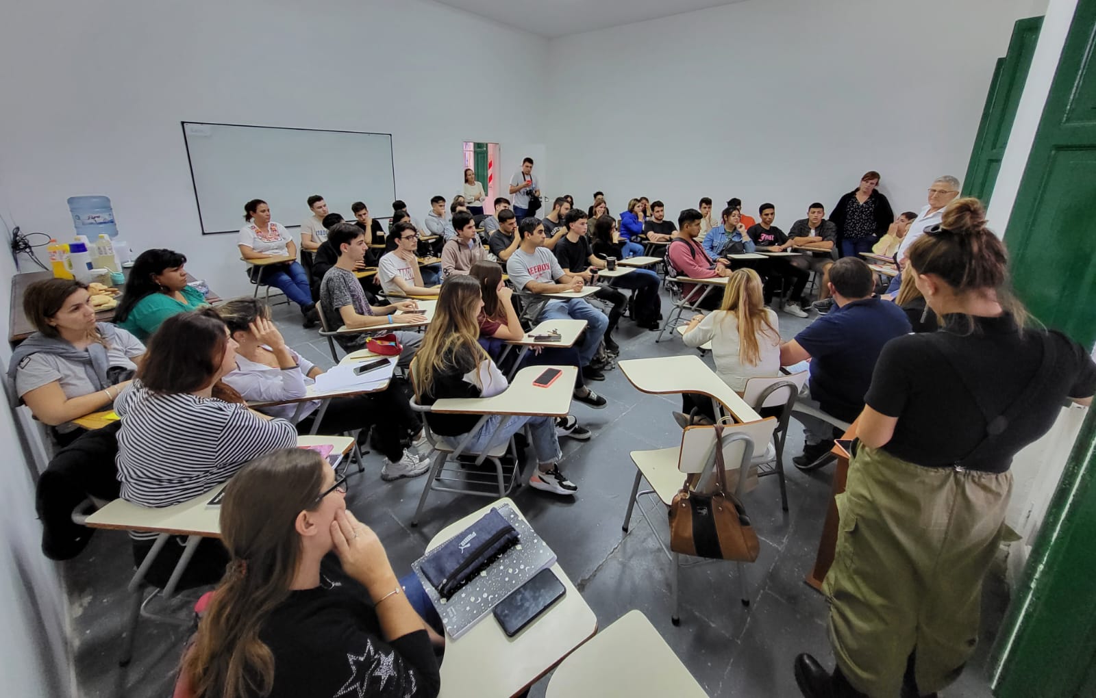 Bouvier compartió una charla con estudiantes de la UNNOBA