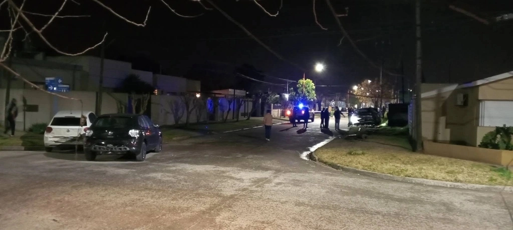 Un hombre murió tras descompensarse al volante y chocar tres autos