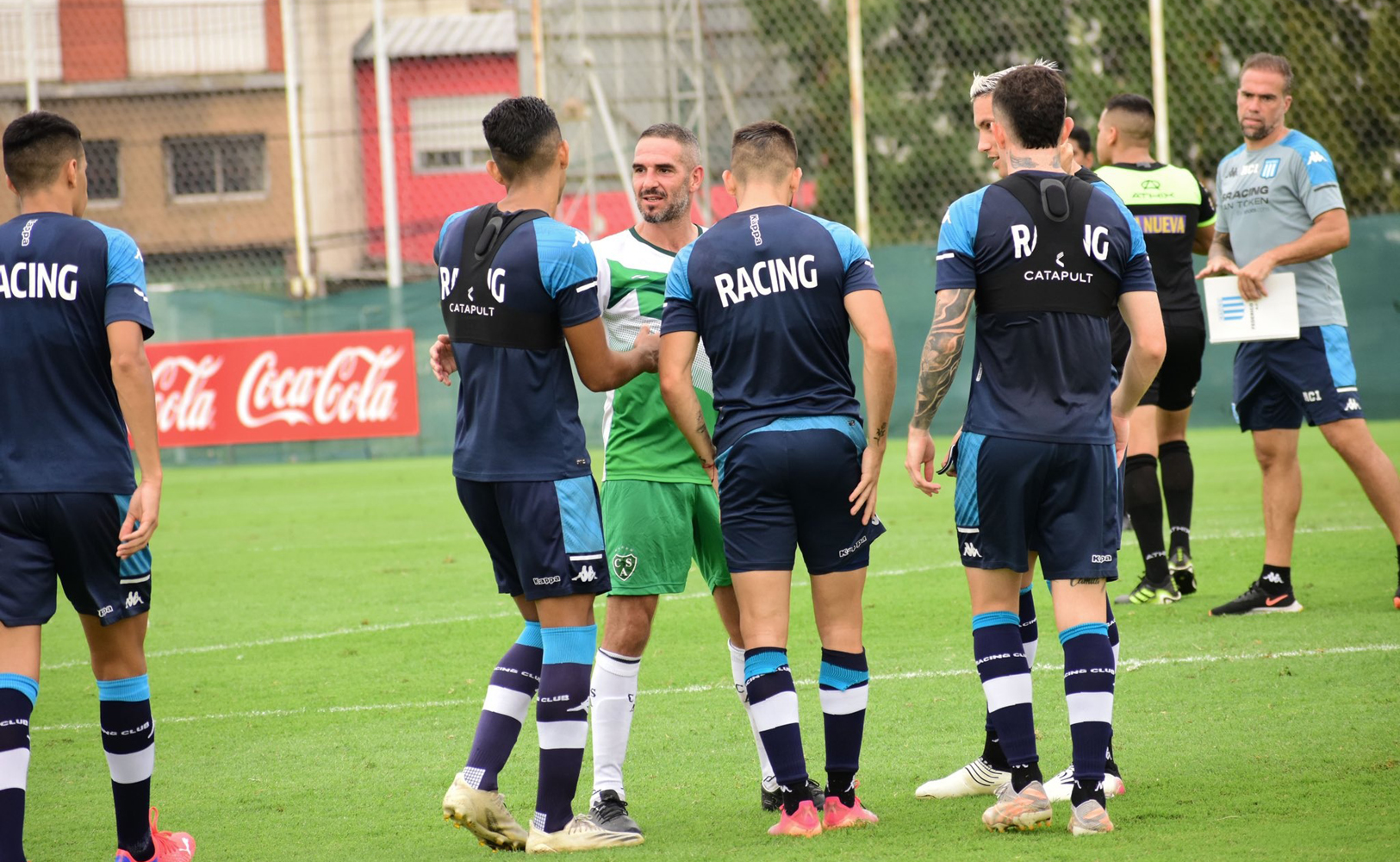 Racing empató ante Racing de Montevideo, por un amistoso: penal