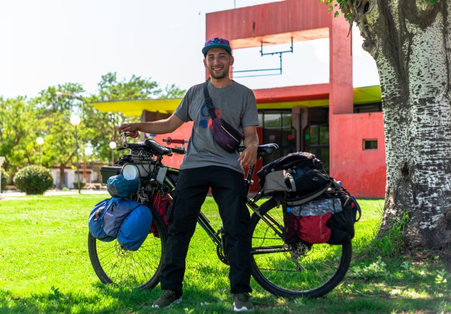 Thamires acorda e descobre que viralizou empinando bike cor de rosa -  Comportamento - Campo Grande News