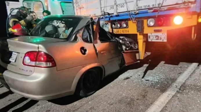 Choque fatal en Ruta 7: un hombre murió tras incrustarse un auto debajo ...