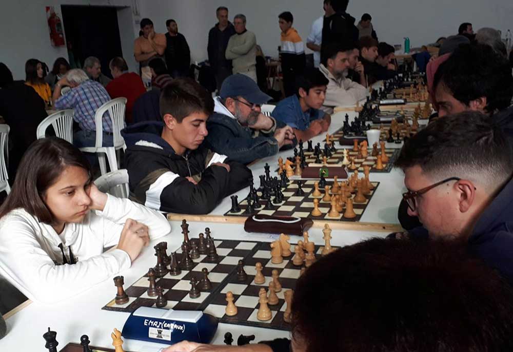 Alumnos de la Escuela Municipal de Ajedrez compitieron en la cuarta ...