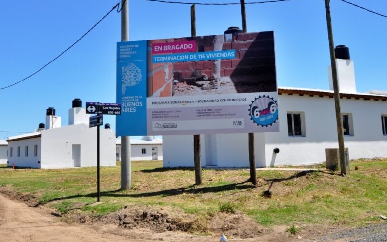 Entrega de viviendas en Bragado