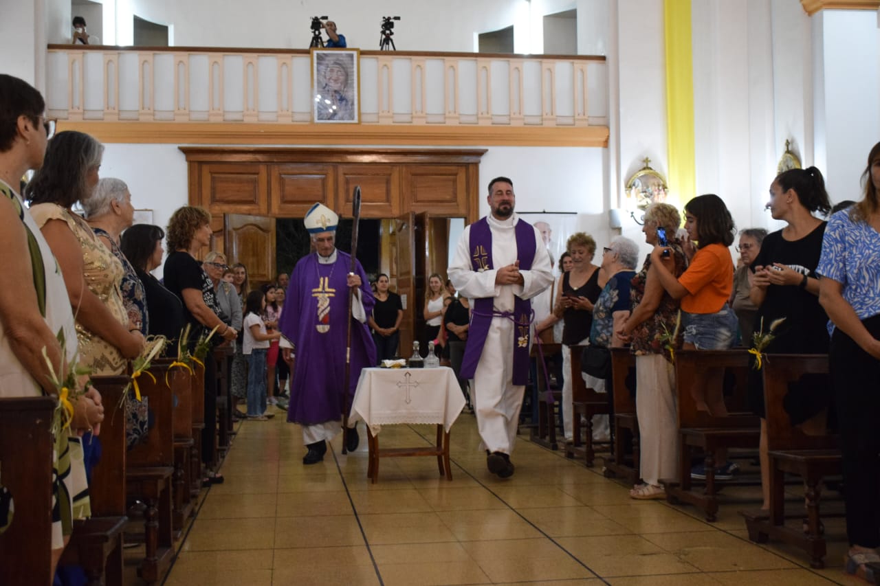 Padre Gustavo en Rojas