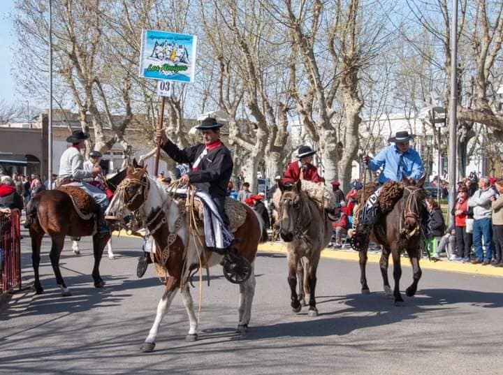 Con gran asistencia de público dio inicio la 23° Fiesta en Homenaje al Caballo • Diario Democracia