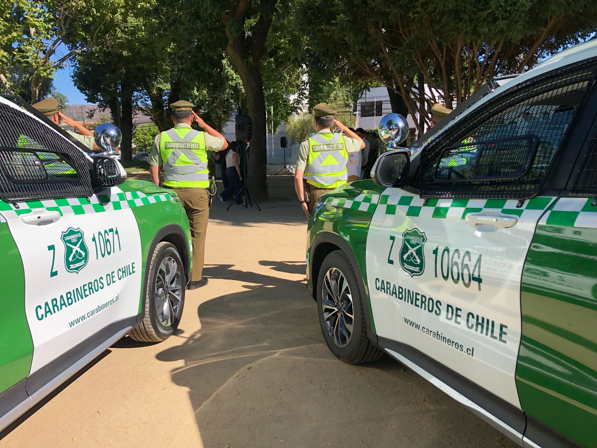 Carabineros de Talca, Curicó y Linares reciben 15 nuevos vehículos policiales Carabineros de Talca, Curicó y Linares reciben 15 nuevos vehículos policiales