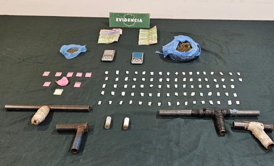 Operativo policial desarticula red de tráfico y decomisa armas