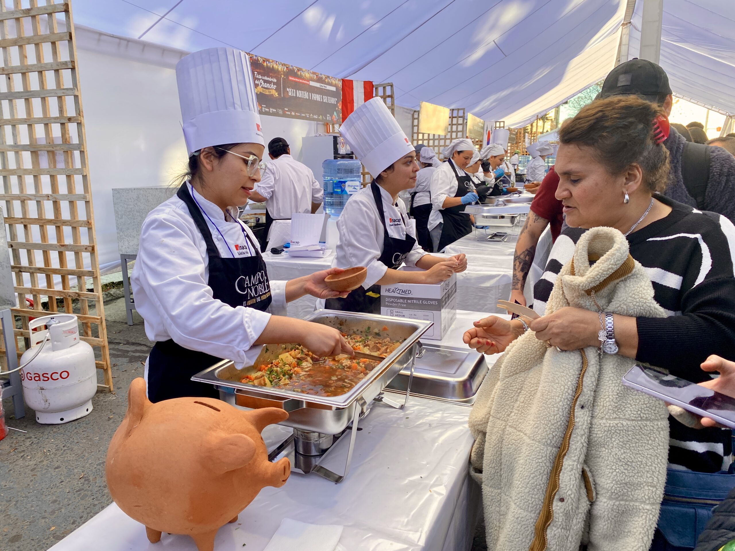 Participación de 200 estudiantes de Gastronomía en Fiesta del Chancho 2025