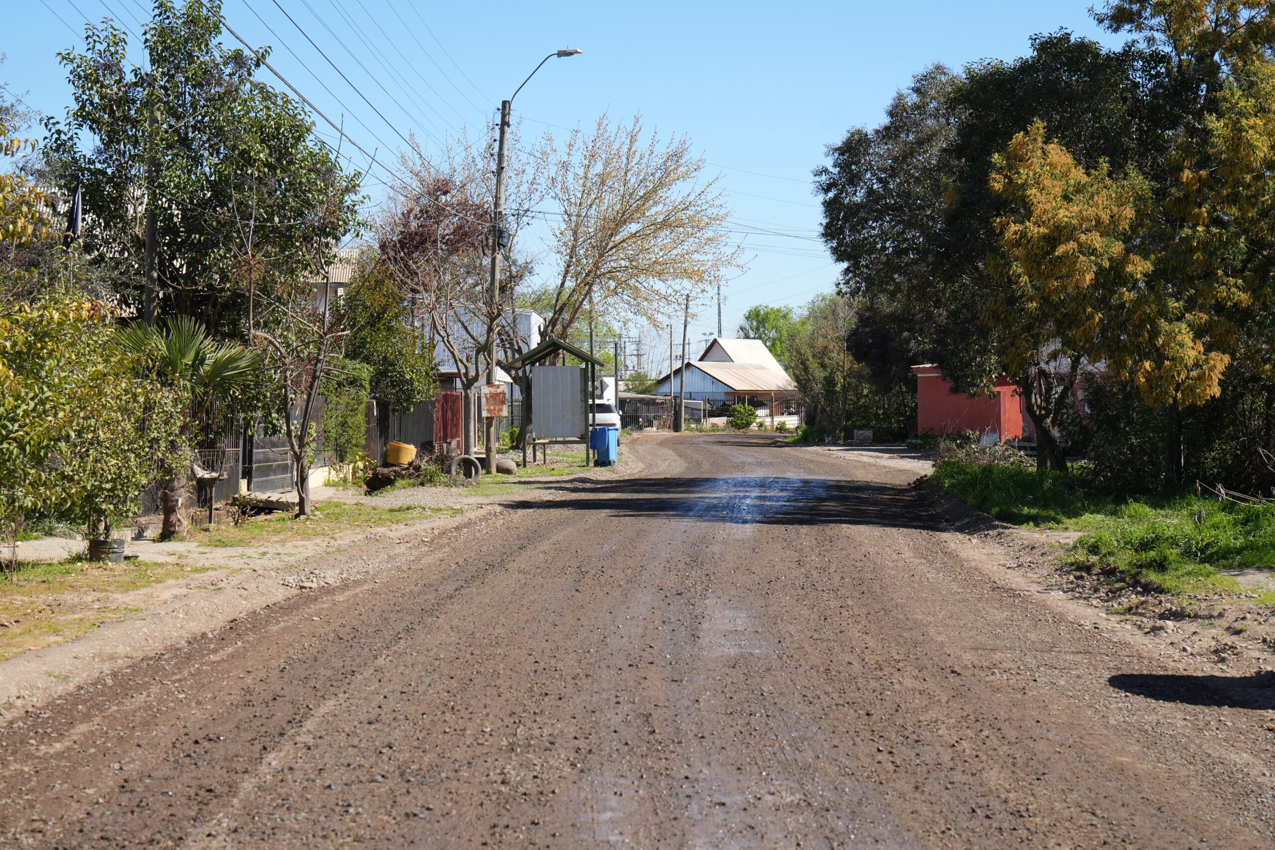 Mejoras en caminos de Huilquilemu y Aldea Campesina por la Municipalidad de Talca