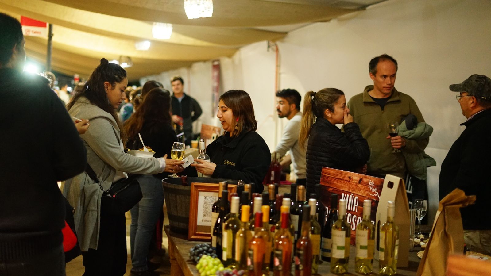 Boulevard del Vino en Parque Río Claro de Talca