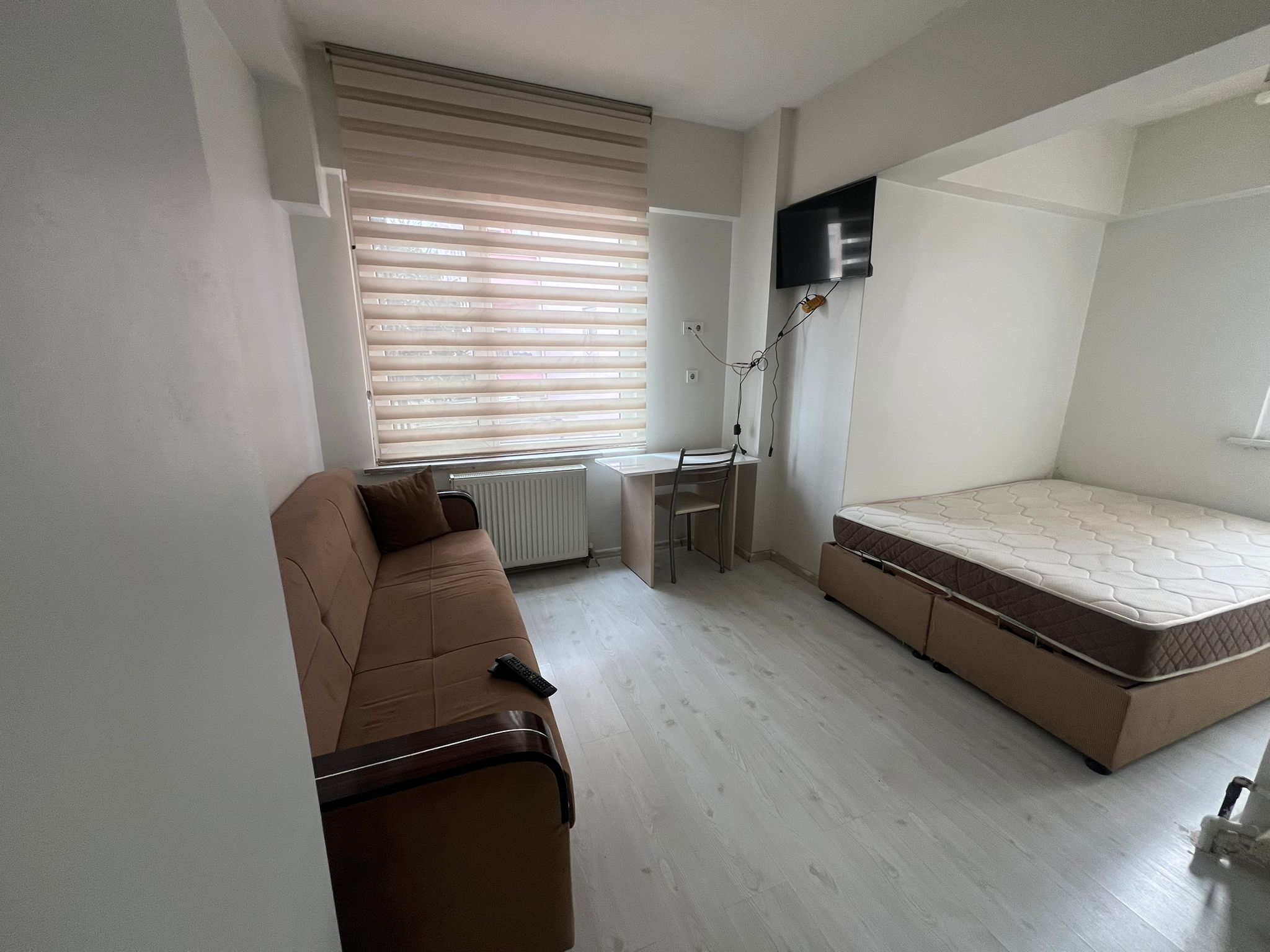 Dibimde- Çeşme Meydanında Kiralık 1+0 Eşyalı Herşey Dahil Daire