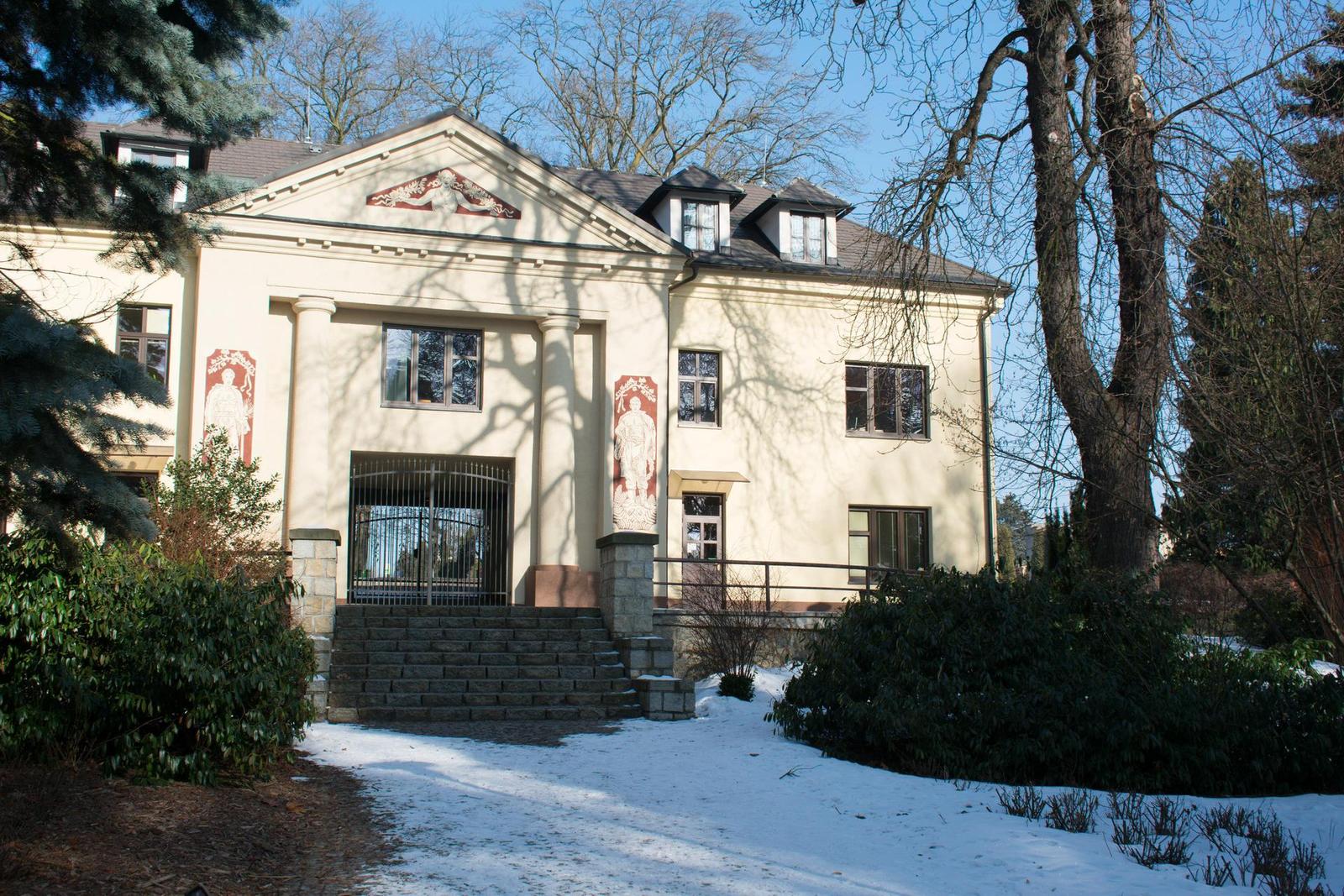 Duel levných zrcadlovek: Canon EOS 1300D vs Nikon D3400