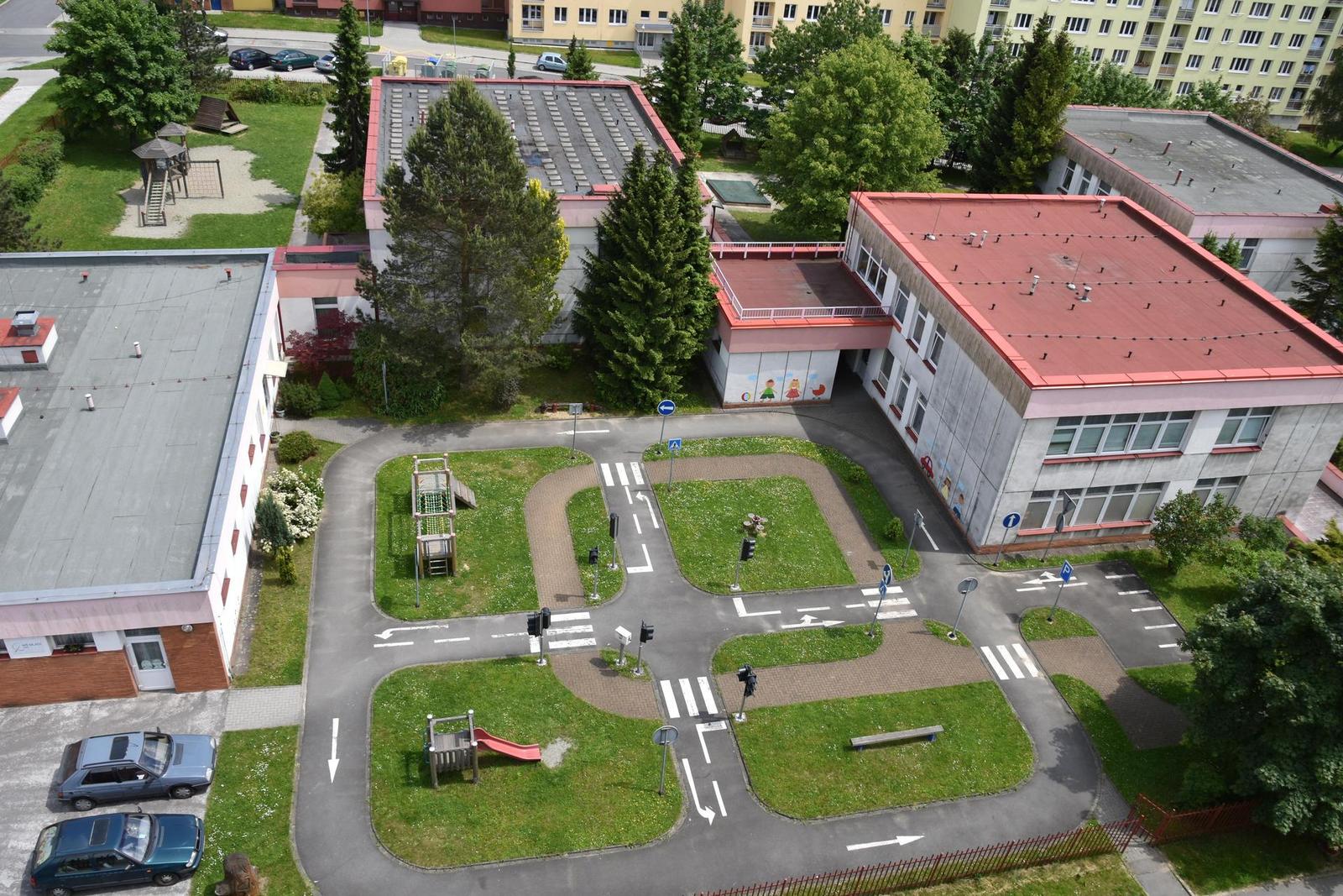 Nikon AF-S DX NIKKOR 18-300mm f/3.5-6.3G ED VR