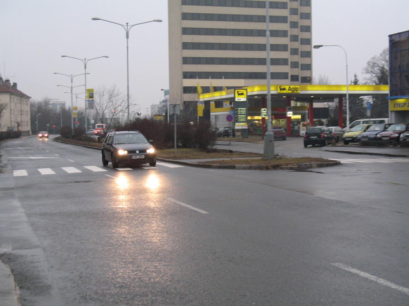 Canon A620: Malý kompakt s výklopným LCD displejem