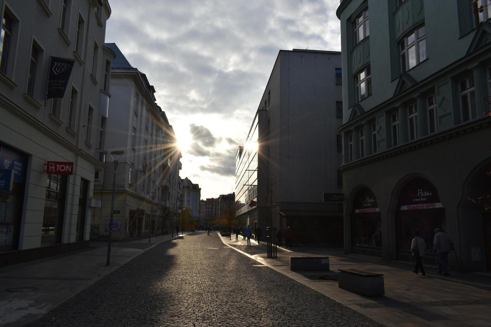 Nikon D5600: zrcadlo stále žije