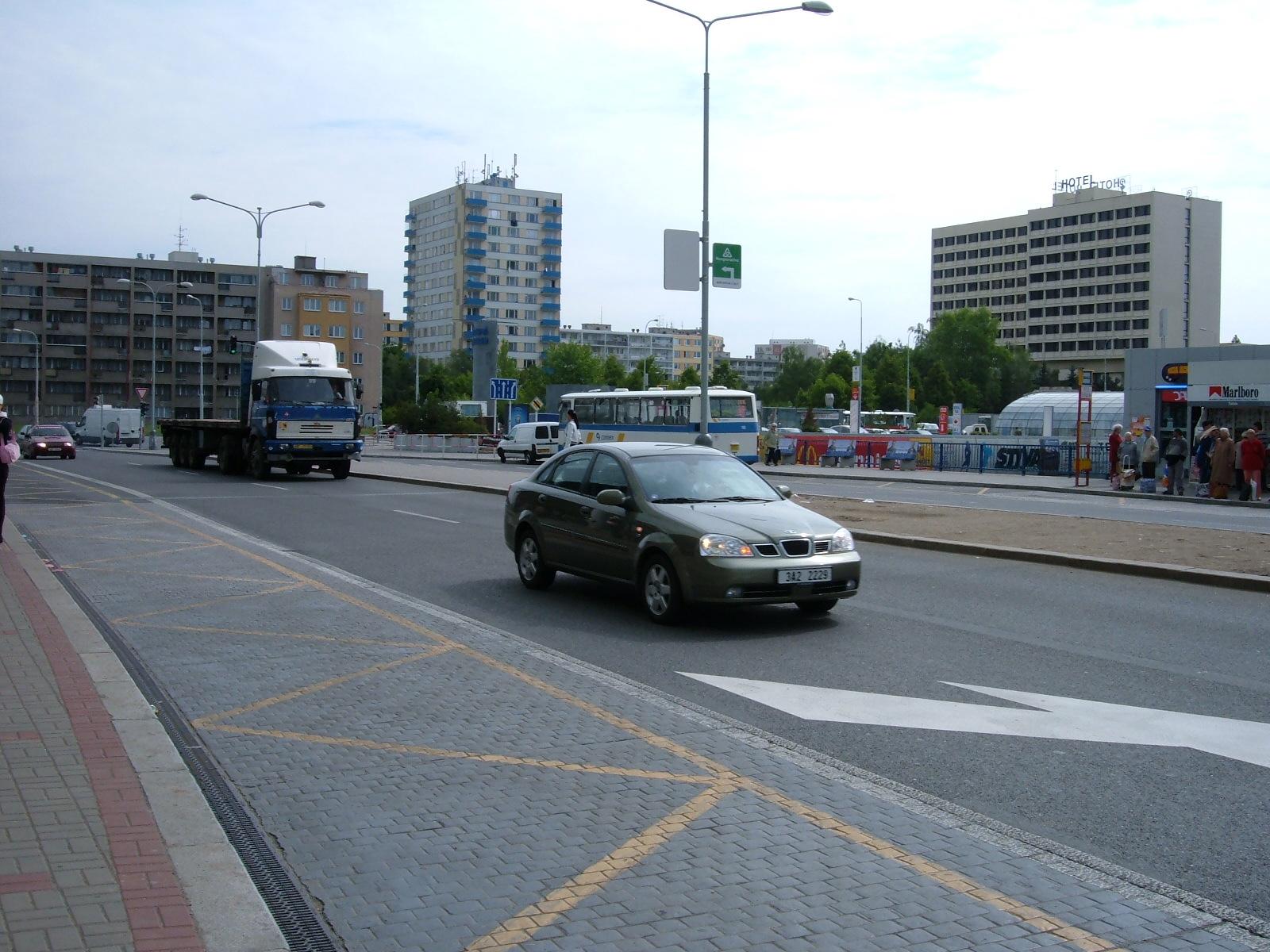 FinePix A340: funkčně minimalistický čtyřmegapixel