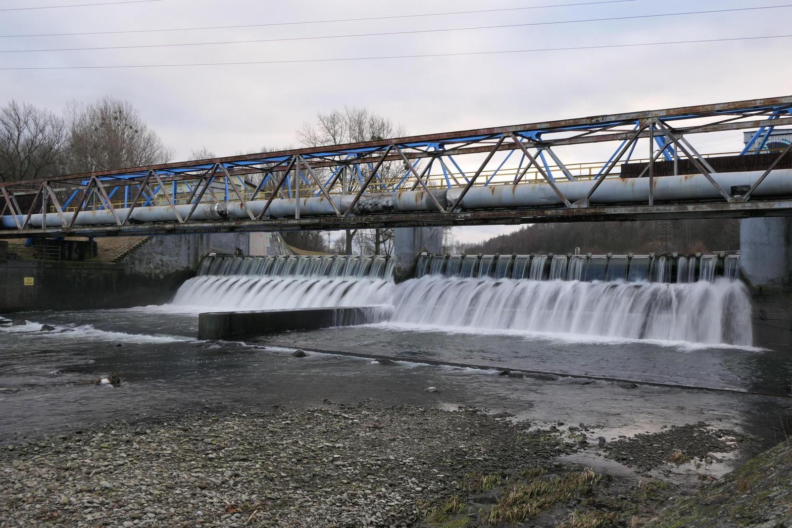 Panasonic Lumix FZ2000: ultrazoom nebo profi kamera?